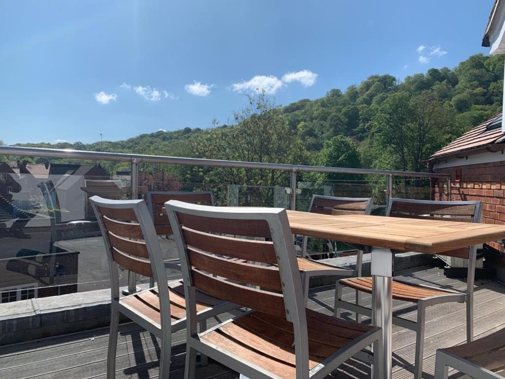 School Path Ironbridge Home With Roof Terrace エクステリア 写真